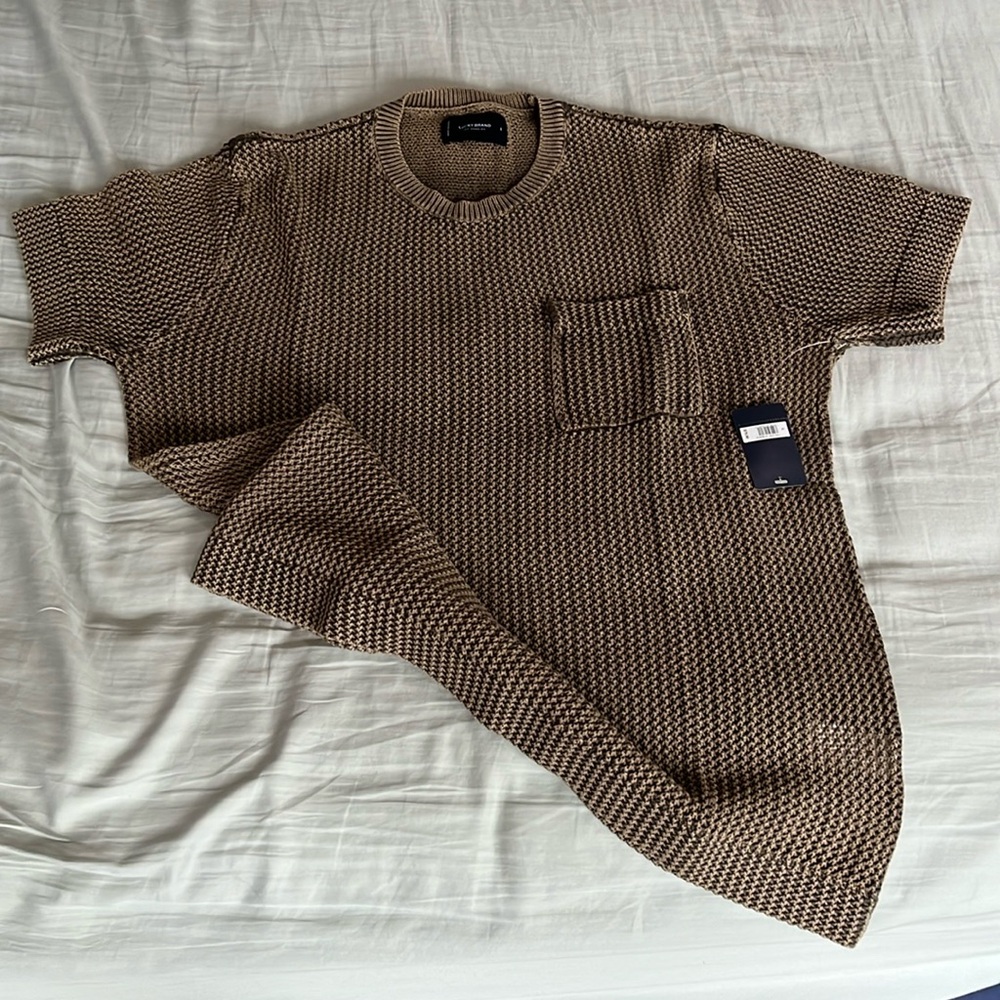 Men's Short Sleeve Brown Sweater